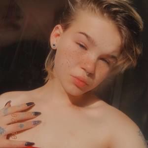 Meet your Posher, Alexandria